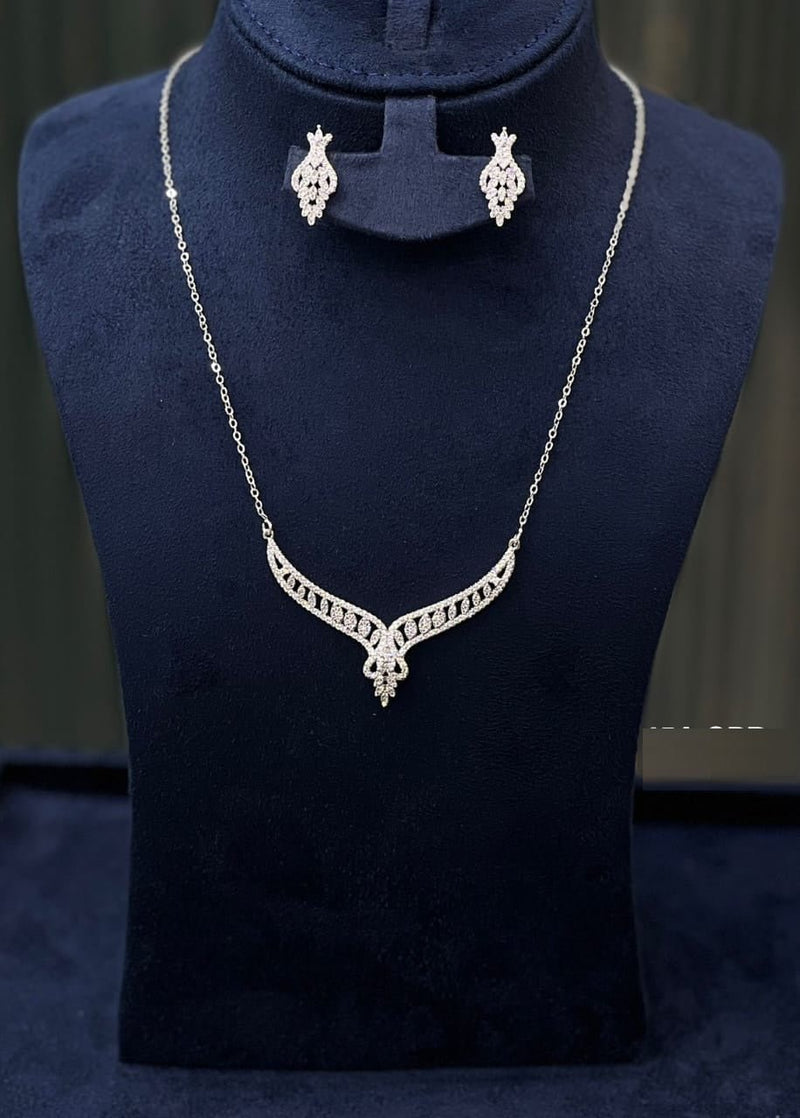 V-Shape Crystal Jewelry Set