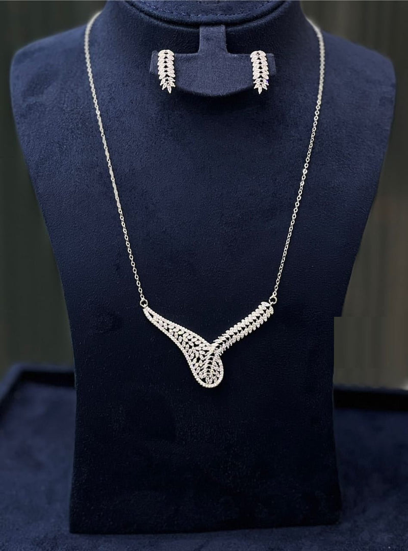Curved Leaf Crystal Jewelry Set