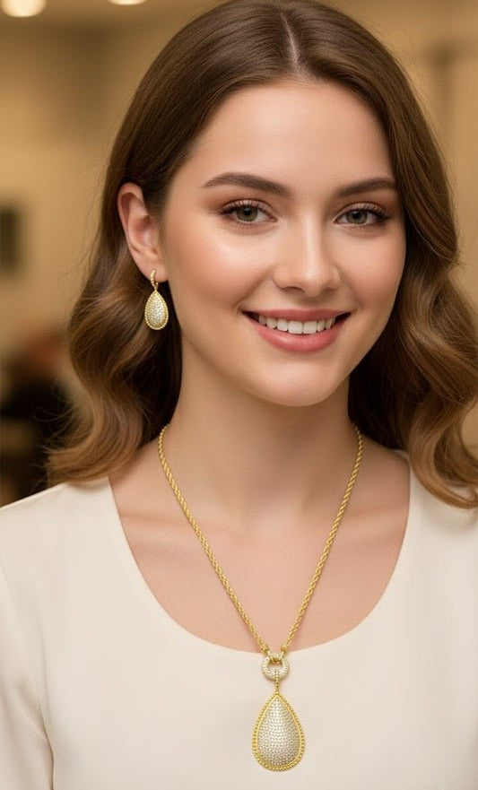 Royal Teardrop Pendant Necklace Set