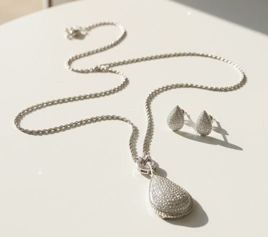Royal Teardrop Pendant Necklace Set
