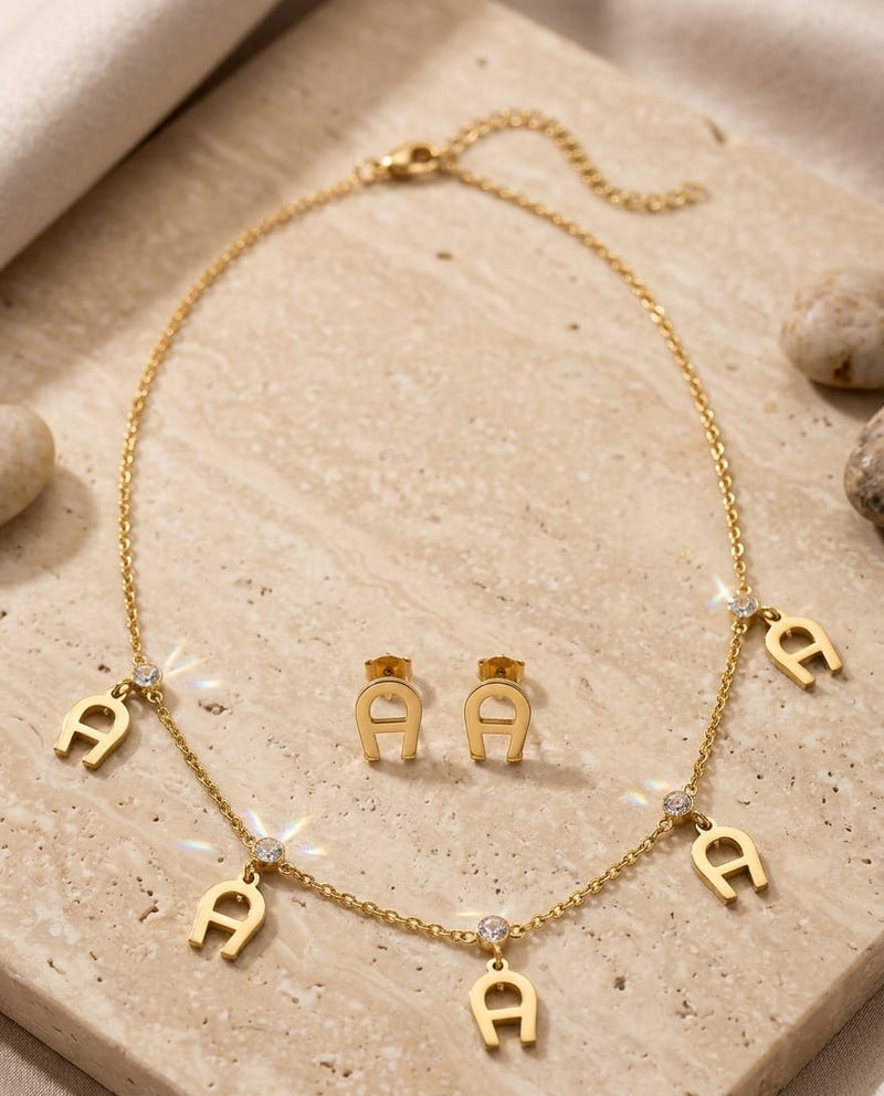 Woman Elegant Gold Jewelry Set